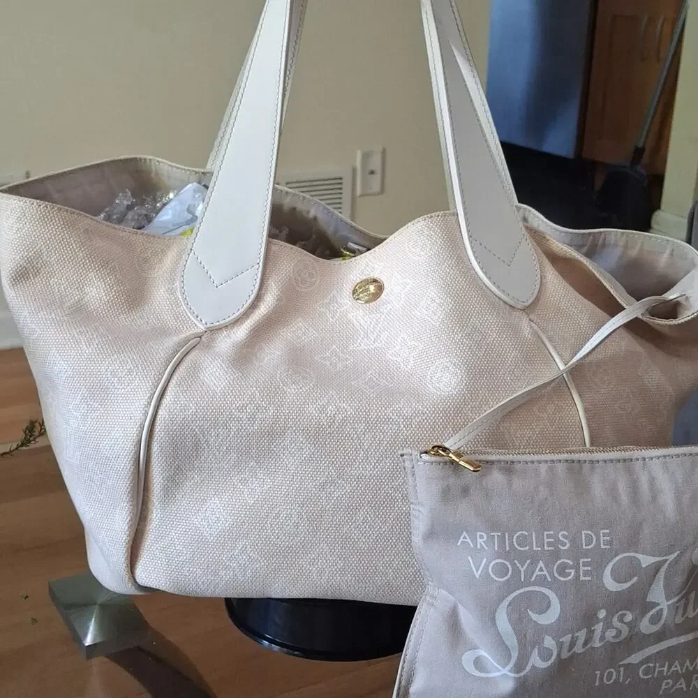 Louis Vuitton Cream Tote Bag - Picture 2 of 16